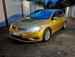 Gelb Gebraucht 2017 VW Golf VII Limousine | 15.700 € (Guter Preis)