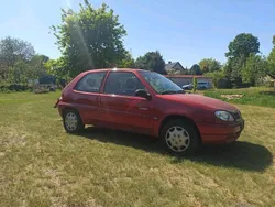 Rot Gebraucht 2001 Citroën Saxo Kleinwagen | 250 €