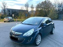 Blau Gebraucht 2011 Opel Corsa Kleinwagen | 2.999 € (Fairer Preis)
