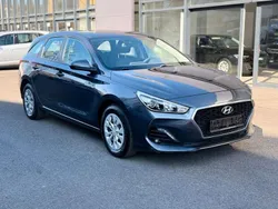 Grau Gebraucht 2019 Hyundai i30 Select Kombi | 5.991 €