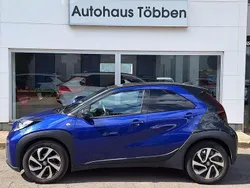 Jupiterblau Gebraucht 2023 Toyota Aygo Pulse Kleinwagen | 14.450 € (Fairer Preis)