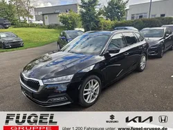 Schwarzmagic perleffekt Gebraucht 2022 Skoda Octavia Style Kombi | 21.998 € (Guter Preis)