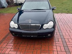 Gebraucht 2002 Mercedes C200 Limousine | 2.400 €