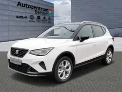 "candy" weiss/mitternachtschwa Gebraucht 2024 Seat Arona FR SUV | 25.690 € (Etwas zu teuer)