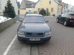 Grau Gebraucht 2002 Audi A8 Limousine | 3.800 €