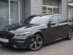 Grau Gebraucht 2017 BMW 730 M Sport Limousine | 32.800 € (Fairer Preis)