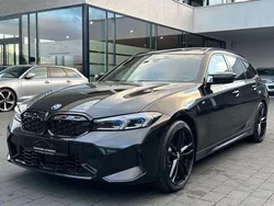 Black sapphire metallic Gebraucht 2024 BMW 340 Kombi | 55.980 € (Teuer)