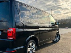 Schwarz Gebraucht 2017 VW Multivan Van | 26.900 € (Fairer Preis)