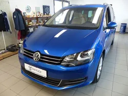 Blau (ravennablau) Gebraucht 2019 VW Sharan Highline Van / Kleinbus | 29.900 € (Etwas zu teuer)