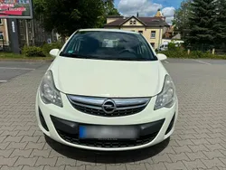Grün Gebraucht 2012 Opel Corsa Kleinwagen | 1.850 €