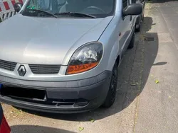 Silber Gebraucht 2004 Renault Kangoo Van / Kleinbus | 999 €