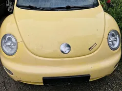 Gelb Gebraucht 1999 VW Beetle Kleinwagen | 2.500 €