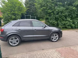 Grau Gebraucht 2016 Audi Q3 Sport SUV | 22.000 € (Etwas zu teuer)