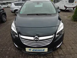 Grün Gebraucht 2016 Opel Meriva Innovation Van / Kleinbus | 7.990 € (Fairer Preis)