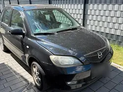 Schwarz Gebraucht 2004 Mazda 2 Kleinwagen | 850 €