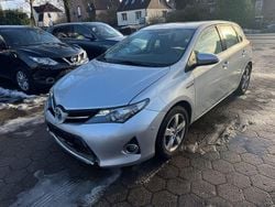 Silber Gebraucht 2013 Toyota Auris Hybrid Limousine | 6.990 € (Guter Preis)