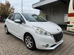 Weiß Gebraucht 2013 Peugeot 208 Style Kleinwagen | 4.899 € (Guter Preis)