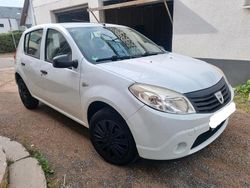Weiß Gebraucht 2010 Dacia Sandero Kleinwagen | 900 € (Fairer Preis)