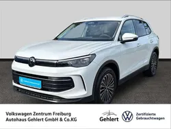 Weiss Gebraucht 2024 VW Tiguan Life SUV | 39.700 € (Fairer Preis)