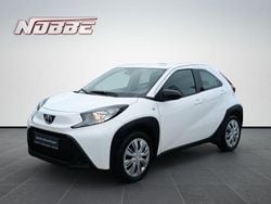 Weiß Gebraucht 2024 Toyota Aygo Play Kleinwagen | 15.690 € (Guter Preis)