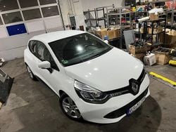Weiß Gebraucht 2015 Renault Clio IV GT Limousine | 12.800 € (Teuer)