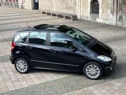 Kosmosschwarz Gebraucht 2012 Mercedes A180 Elegance Limousine | 5.999 € (Superpreis)