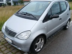 Silber Gebraucht 2000 Mercedes A160 Classic Van / Kleinbus | 2.800 € (Teuer)