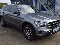 Grau Gebraucht 2022 Mercedes 200 SUV | 39.980 € (Etwas zu teuer)