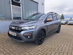 Grau Gebraucht 2024 Dacia Jogger Extreme Van / Kleinbus | 19.750 € (Fairer Preis)
