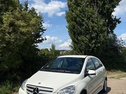 Weiß Gebraucht 2011 Mercedes B160 Van / Kleinbus | 3.350 € (Superpreis)