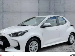 Weiß Neu 2024 Toyota Yaris Hybrid Business Edition Limousine | 21.790 € (Guter Preis)