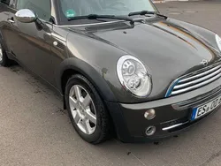 Grau Gebraucht 2006 Mini Cooper Kleinwagen | 5.150 € (Fairer Preis)