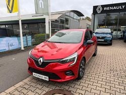 Rot Gebraucht 2022 Renault Clio V Evolution Limousine | 16.850 € (Fairer Preis)