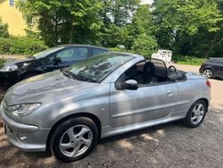 Silber Gebraucht 2005 Peugeot 206 CC Cabrio | 1.333 € (Fairer Preis)