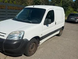 Weiß Gebraucht 2003 Citroën Berlingo Van / Kleinbus | 1.390 € (Guter Preis)