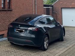 Schwarz Gebraucht 2023 Tesla Model Y Standard Range SUV | 29.999 € (Guter Preis)
