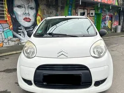 Weiß Gebraucht 2009 Citroën C1 Kleinwagen | 1.880 € (Guter Preis)