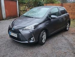 Grau Gebraucht 2019 Toyota Yaris Hybrid Club Kleinwagen | 13.900 € (Guter Preis)