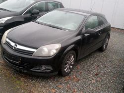 Schwarz Gebraucht 2006 Opel Astra GTC Coupé | 2.400 € (Teuer)