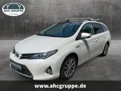 Weiss Gebraucht 2013 Toyota Auris Touring Sports Executive Kombi | 12.990 € (Fairer Preis)