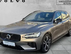 Grau Gebraucht 2020 Volvo V60 R-Design Kombi | 31.900 € (Teuer)