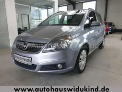 Silber Gebraucht 2007 Opel Zafira Edition Van / Kleinbus | 3.990 € (Fairer Preis)