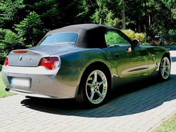 Grau Gebraucht 2007 BMW Z4 Cabrio | 6.600 € (Fairer Preis)