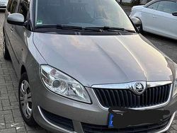 Grau Gebraucht 2014 Skoda Roomster Van / Kleinbus | 5.450 € (Etwas zu teuer)