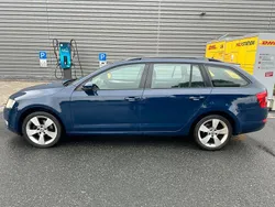 Blau Gebraucht 2014 Skoda Octavia Kombi | 6.999 € (Guter Preis)