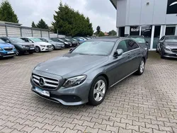 Grau Gebraucht 2016 Mercedes E220 Avantgarde Limousine | 24.500 € (Etwas zu teuer)