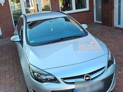 Silber Gebraucht 2014 Opel Astra Selection Kombi | 7.300 € (Etwas zu teuer)