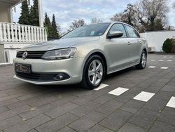 Grau Gebraucht 2011 VW Jetta Trendline Limousine | 5.600 € (Fairer Preis)