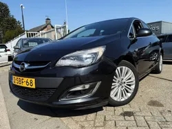 Schwarz Gebraucht 2013 Opel Astra Design Edition Limousine | 3.500 € (Guter Preis)