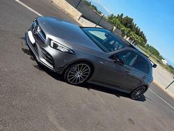 Grau Gebraucht 2019 Mercedes A35 AMG AMG Limousine | 28.990 € (Guter Preis)